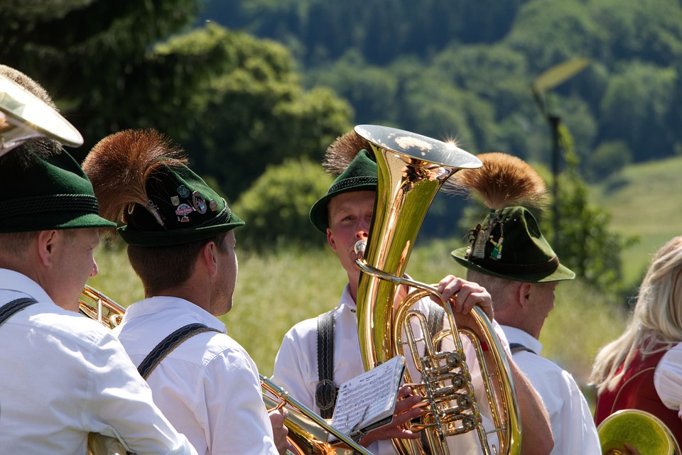 The Influence of Folk Music on Modern Popular Music